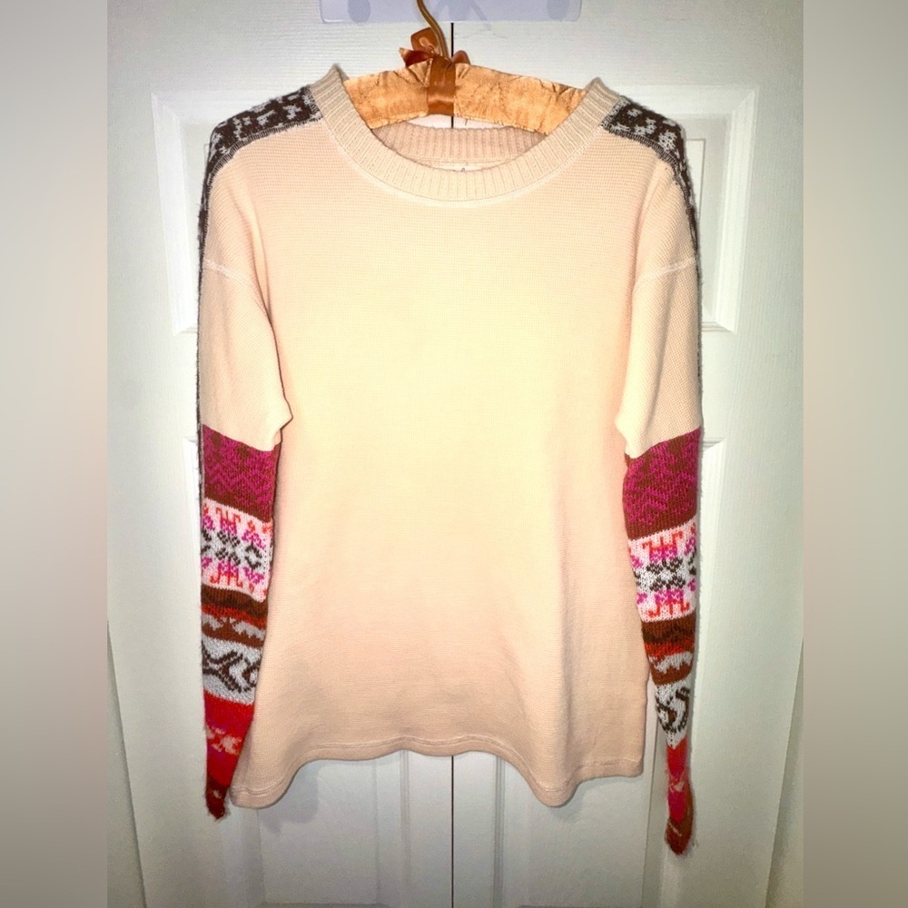 EASEL Los Angeles Waffle Knit Sweater w/ Patterned Sleeves